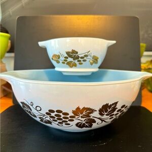 Vintage PYREX Golden Grapes chip and dip set w/ display stand